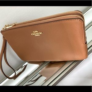 💛Coach Large Wristlet